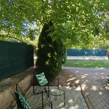 Balatonka Apartment *